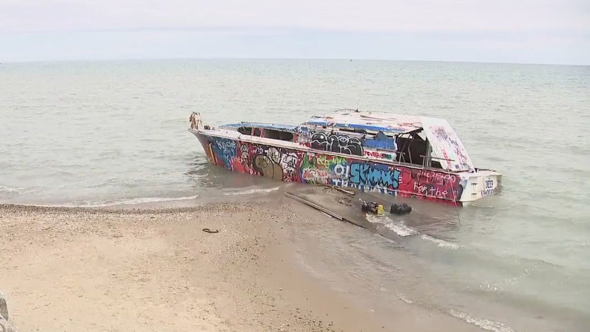 Hoan Foundation donates to boat removal effort